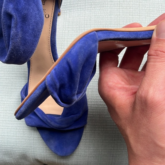 VINCE CAMUTO | Heel Open Toe Ankle Strap - Picture 6 of 6